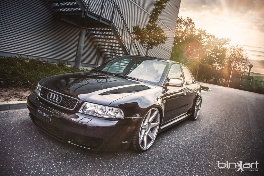 Audi RS4 B5 Limousine BLNART People & Automotive